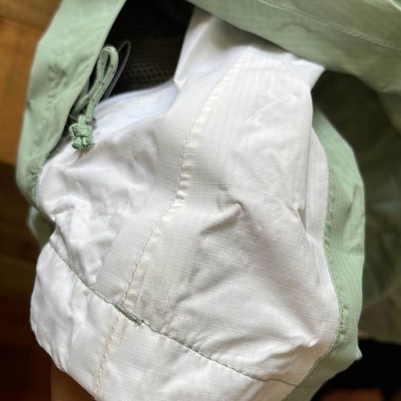 North Face Snowboarding Jacket. XS. Gently Used. Minor scuffs. Sage. Green. - Picture 10 of 13